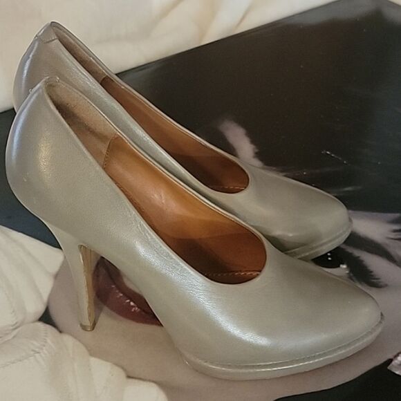 Givenchy Leather Pumps Size 36 US Size 6 Slight platform - Picture 8 of 11